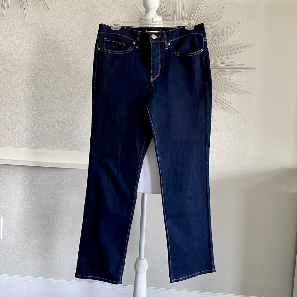 Levi's 314 Shaping Straight Dark Blue Women's Denim Jeans Size 29x28 - Picture 2 of 4